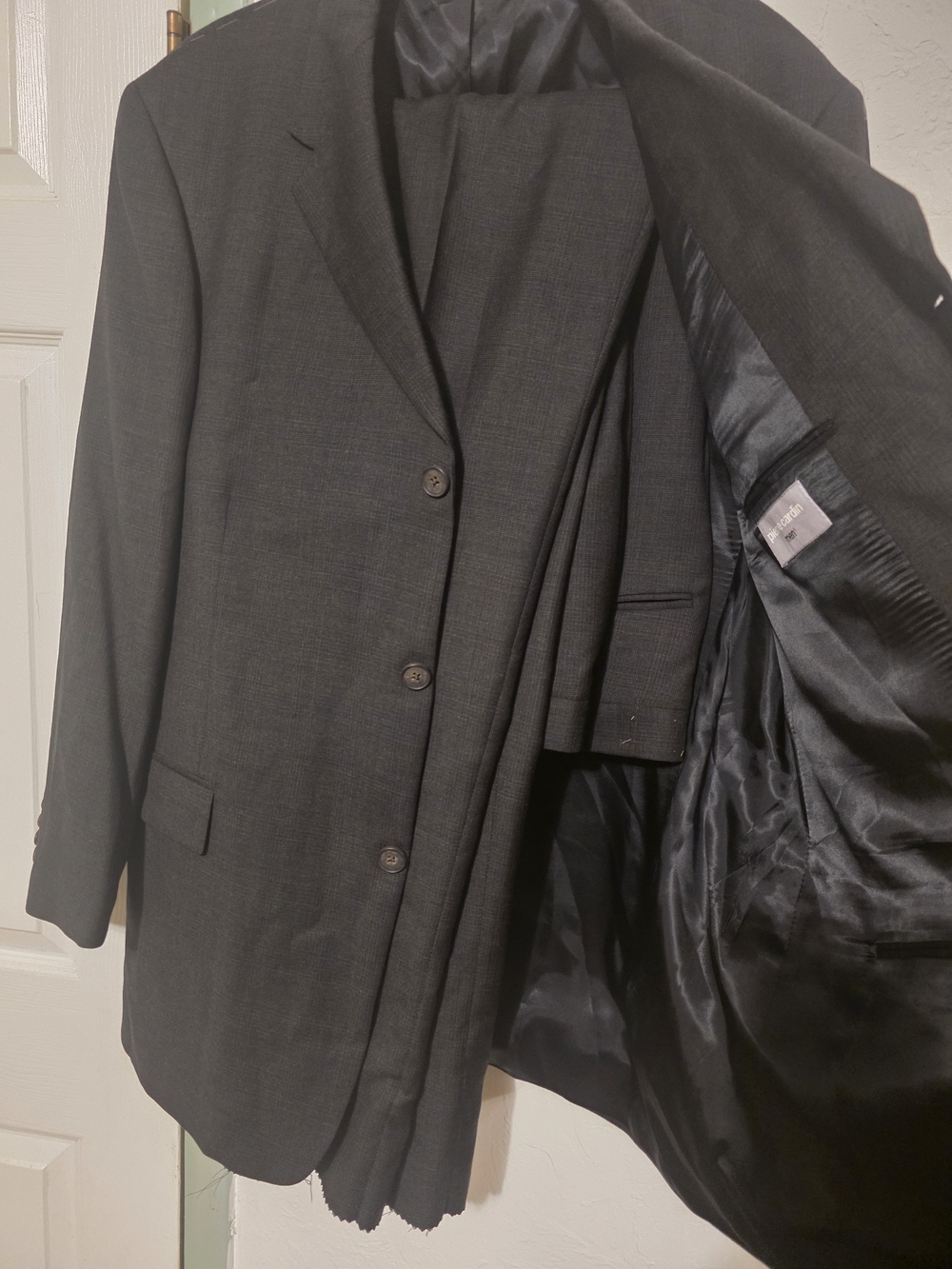 Pierre Cardin Men's Charcoal Gray Two-Piece Suit 46- Pant 41